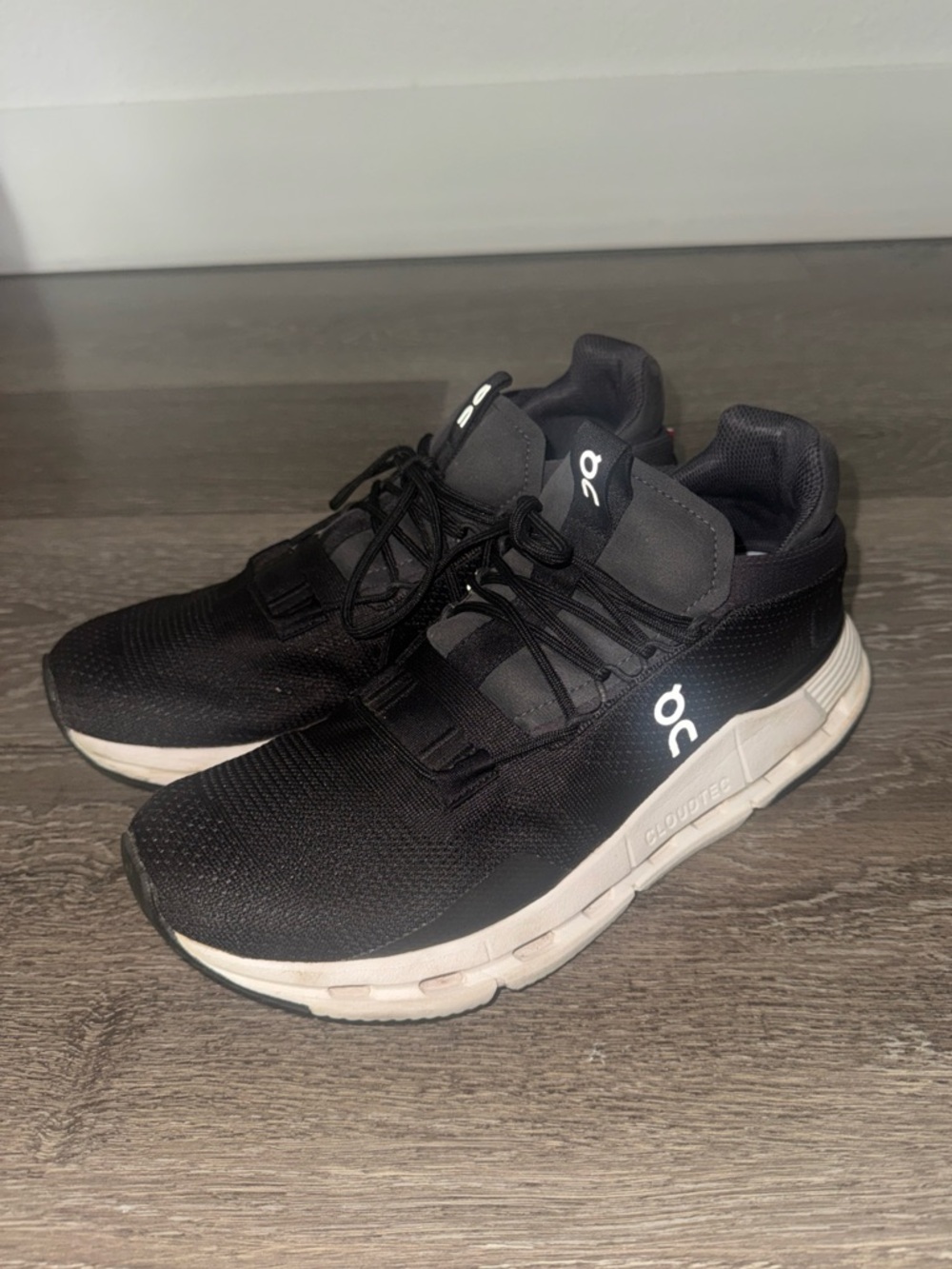 On Running Black White Shoes Size 9.5